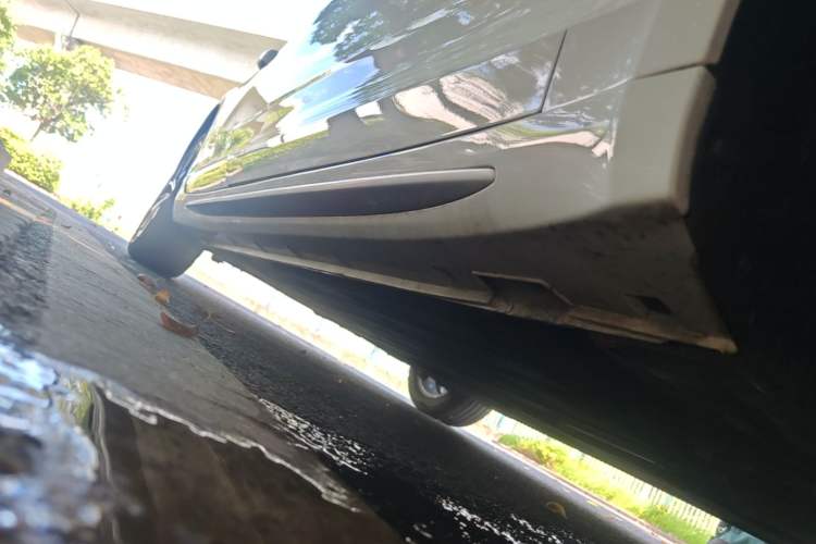 Used Geely Auto Preface 2023 2.0TD Luxury Version Right Side Sill