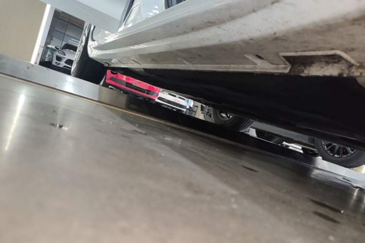 Used Geely Auto Preface 2023 1.5TD Fuyao Version Right Side Sill