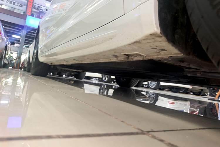 Used Geely Auto Preface 2023 1.5TD Fuyao Version Right Side Sill