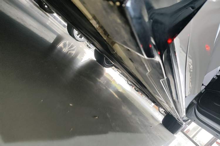 Used Geely Auto Preface 2023 2.0TD Space-Time Edition Right Side Sill