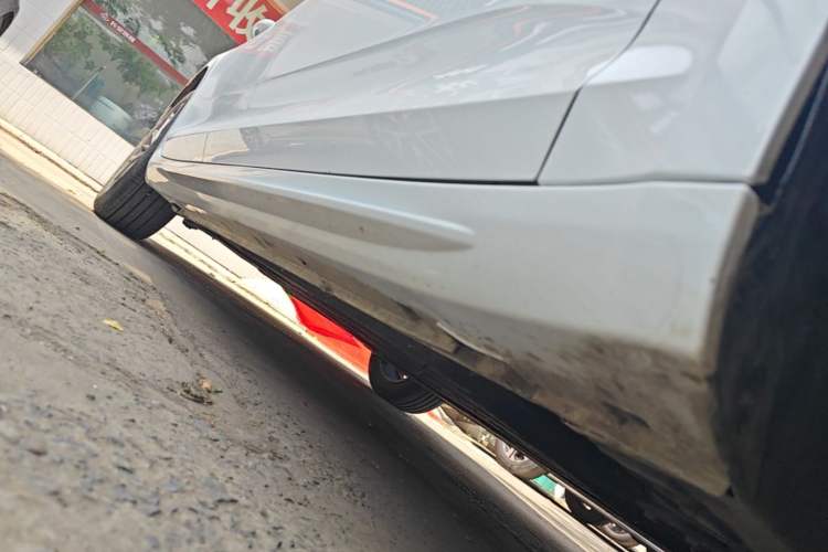Used Geely Auto Preface 2023 1.5TD Fuyao Version Right Side Sill