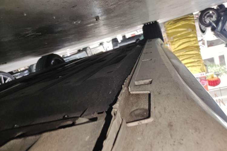 Used Geely Auto Preface 2023 2.0TD Prestige Version Right Side Sill