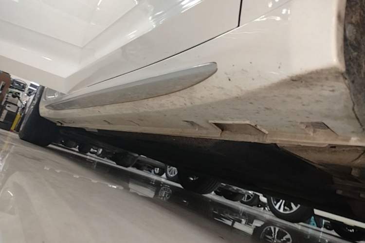 Used Geely Auto Preface 2023 2.0TD Prestige Version Right Side Sill