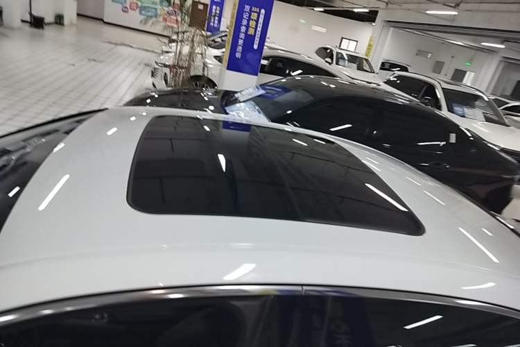 Used Geely Auto Preface 2023 1.5TD Fuyao Version Roof