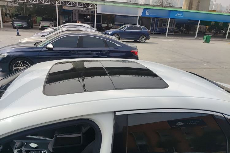 Used Geely Auto Preface 2023 1.5TD Fuyao Version Roof
