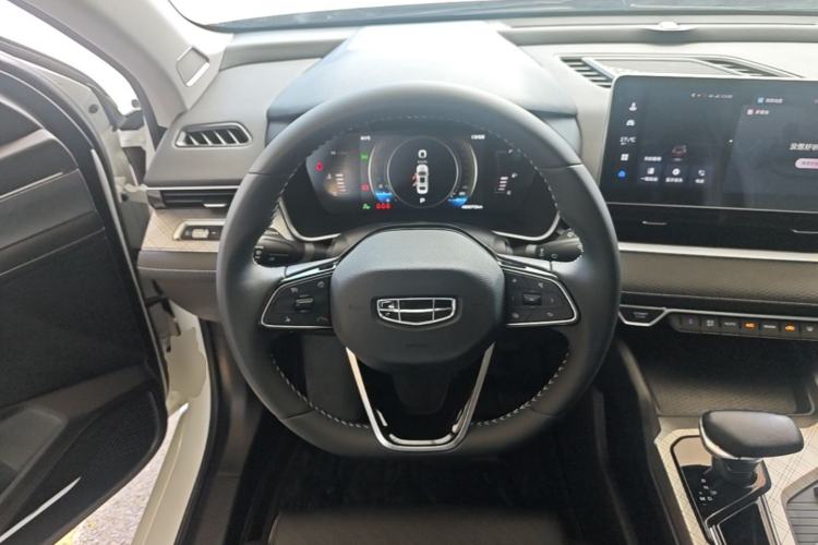 Used Geely Auto Preface 2023 2.0TD Luxury Version Steering Wheel
