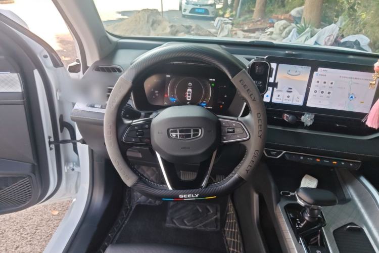 Used Geely Auto Preface 2023 2.0TD Luxury Version Steering Wheel