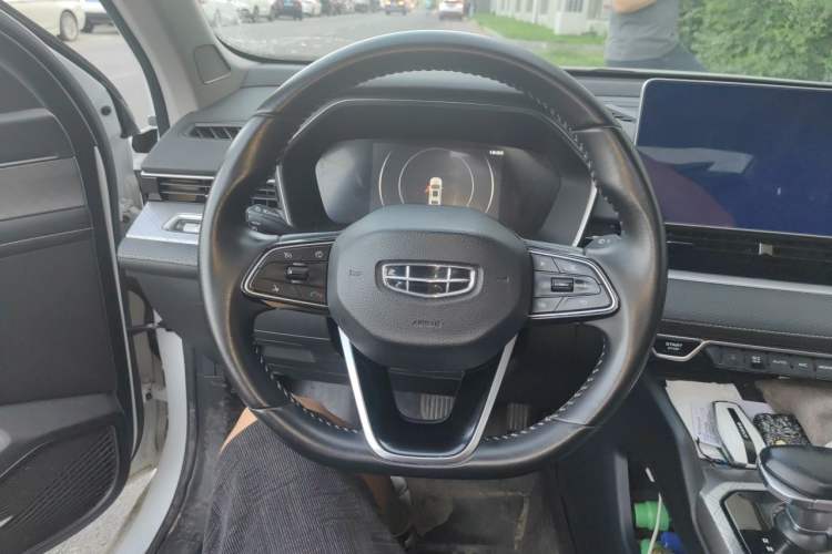 Used Geely Auto Preface 2023 2.0TD Luxury Version Steering Wheel