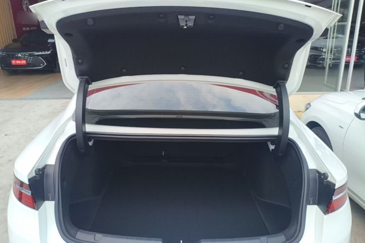 Used Geely Auto Preface 2023 1.5TD Fuyao Version Trunk