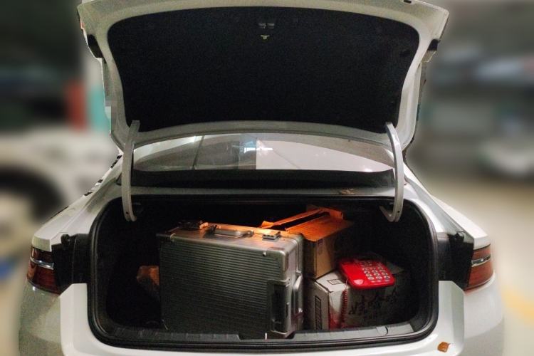 Used Geely Auto Preface 2023 2.0TD "Only This Verdant Green" Edition Trunk