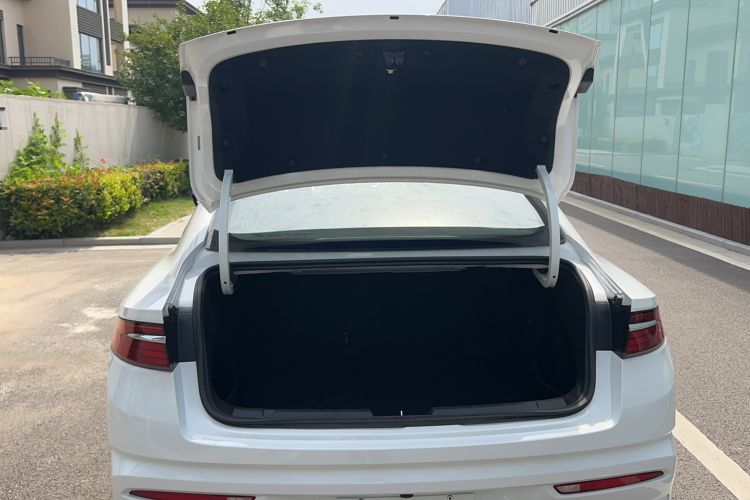 Used Geely Auto Preface 2023 1.5TD Kunlun Edition Trunk