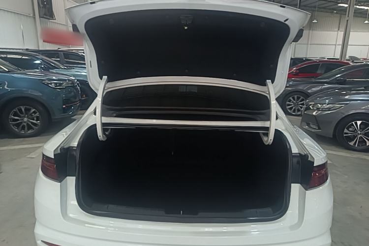 Used Geely Auto Preface 2023 2.0TD Prestige Version Trunk