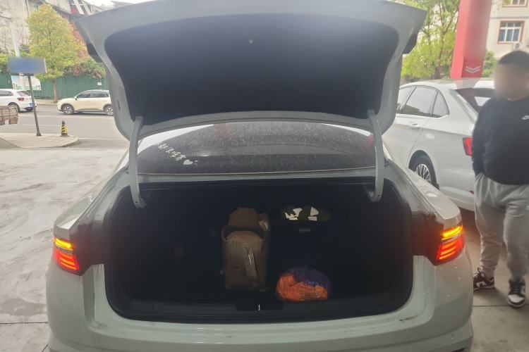 Used Geely Auto Preface 2023 2.0TD Prestige Version Trunk