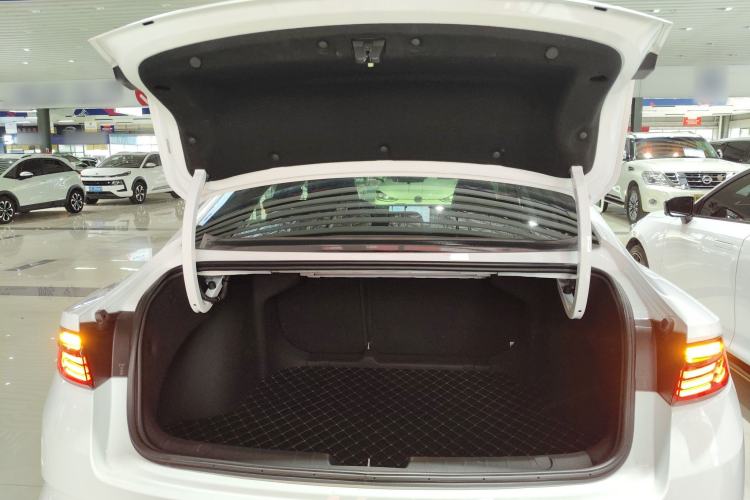 Used Geely Auto Preface 2023 2.0TD Prestige Version Trunk