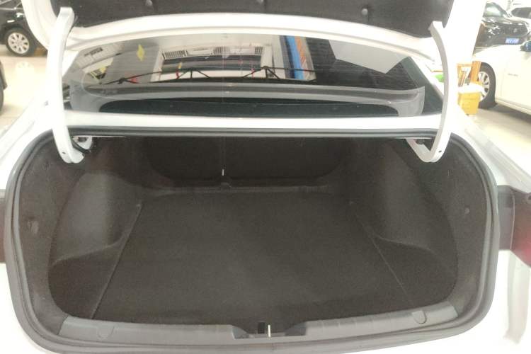 Used Geely Auto Preface 2023 1.5TD Fuyao Version Trunk