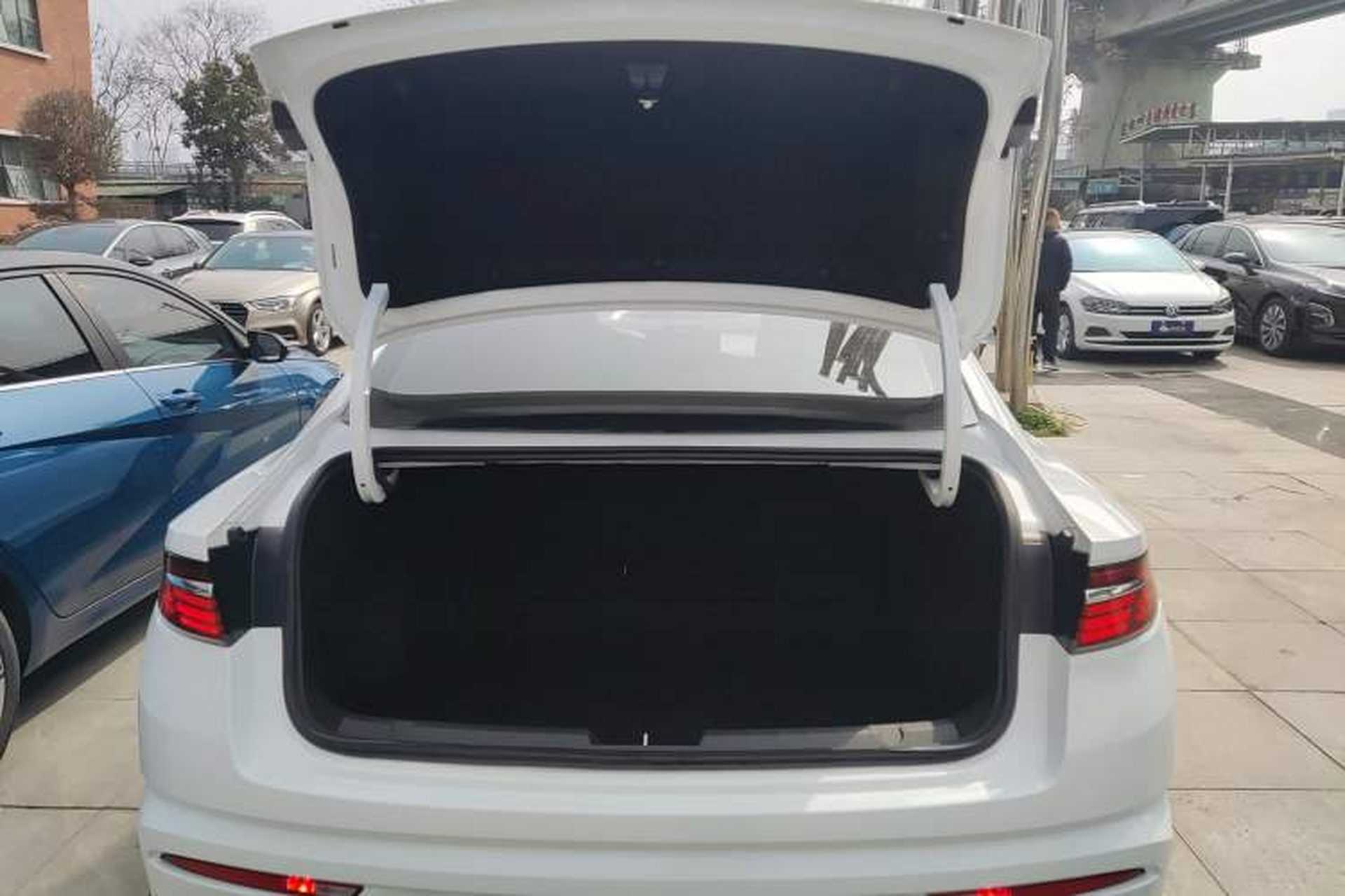 Used Geely Auto Preface 2023 1.5TD Fuyao Version Trunk