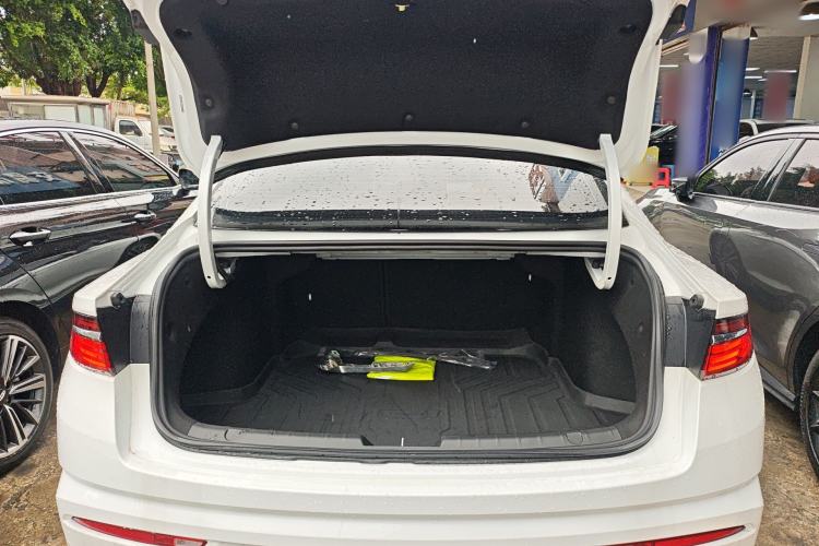 Used Geely Auto Preface 2023 1.5TD Kunlun Edition Trunk