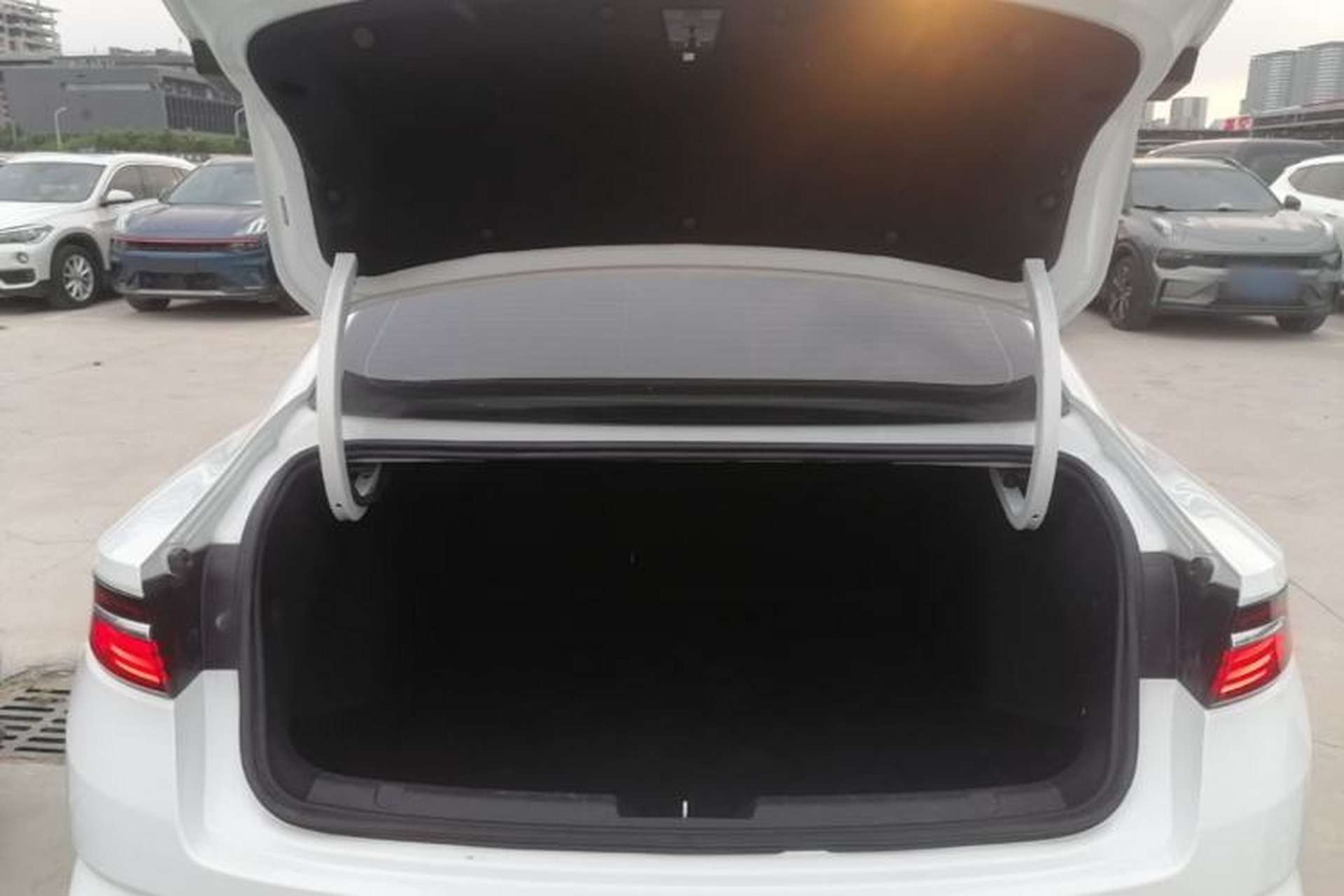 Used Geely Auto Preface 2023 1.5TD Fuyao Version Trunk
