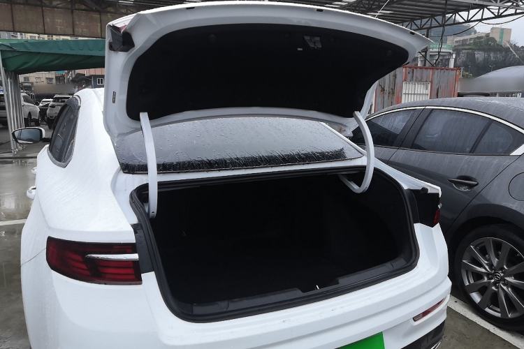 Used Geely Auto Preface 2023 2.0TD Luxury Version Trunk