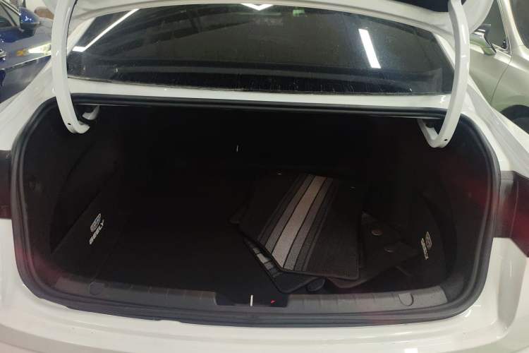 Used Geely Auto Preface 2023 2.0TD Prestige Version Trunk