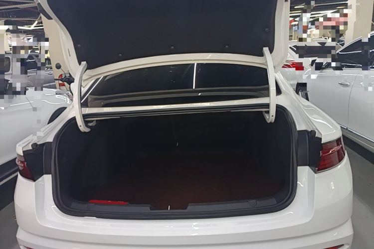 Used Geely Auto Preface 2023 2.0TD Prestige Version Trunk
