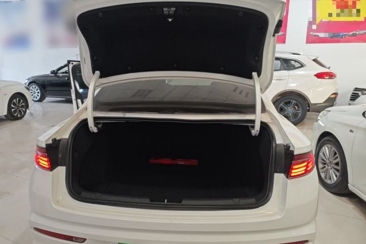 Used Geely Auto Preface 2023 2.0TD Prestige Version Trunk