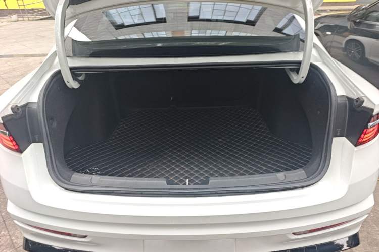 Used Geely Auto Preface 2023 1.5TD Kunlun Edition Trunk