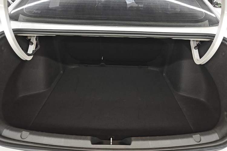 Used Geely Auto Preface 2023 2.0TD Luxury Version Trunk