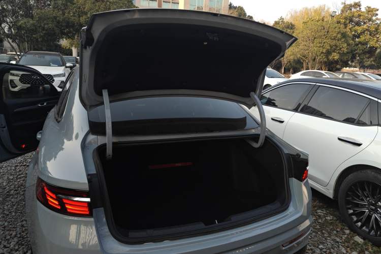 Used Geely Auto Preface 2023 2.0TD Luxury Version Trunk