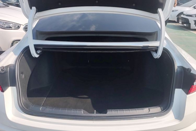 Used Geely Auto Preface 2023 2.0TD Prestige Version Trunk