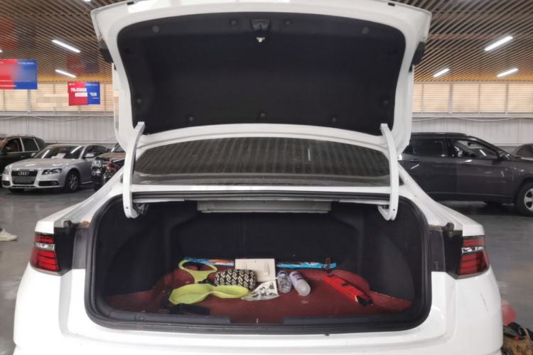 Used Geely Auto Preface 2023 2.0TD Prestige Version Trunk