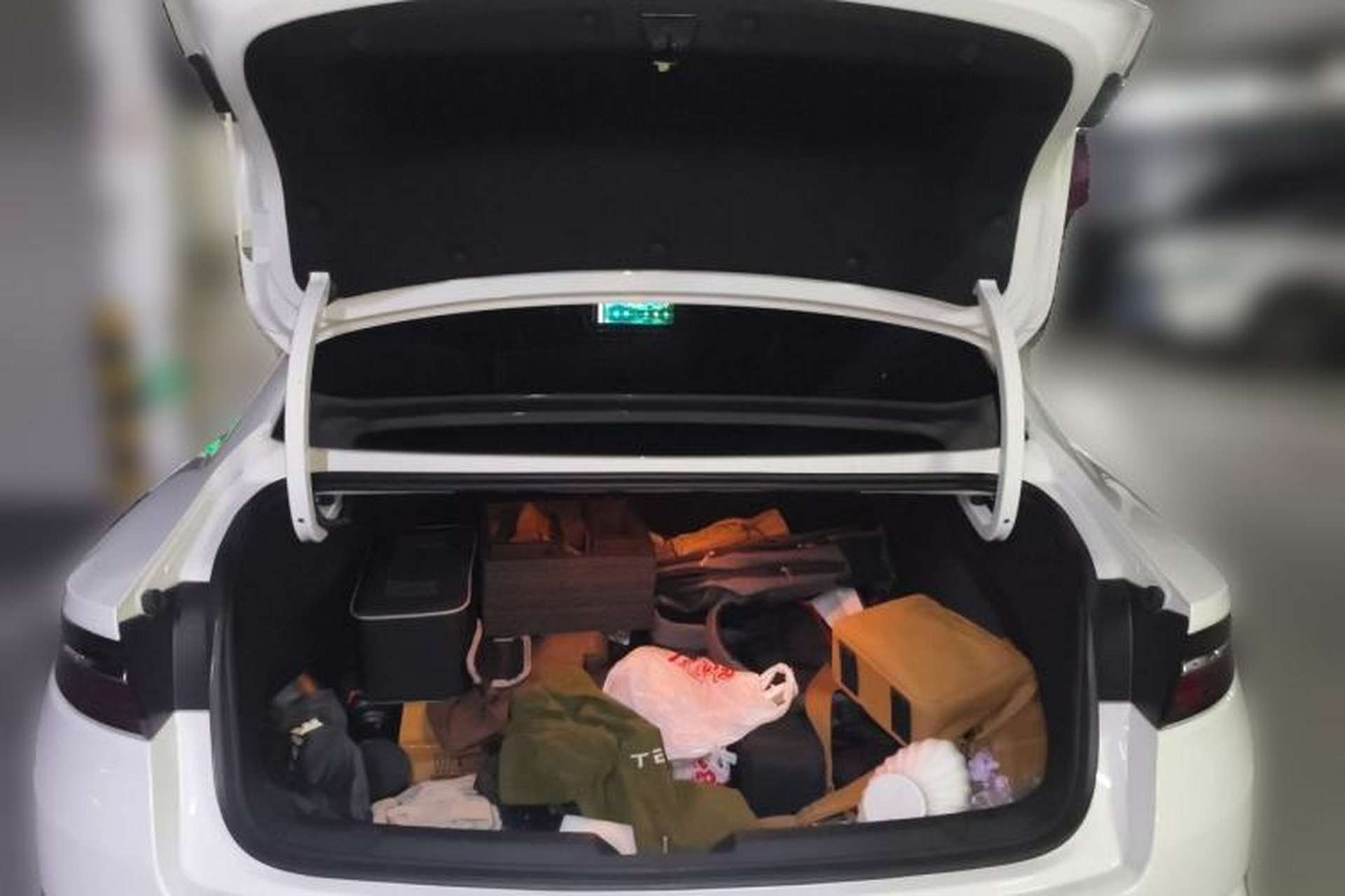 Used Geely Auto Preface 2023 2.0TD Prestige Version Trunk