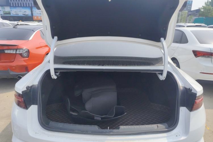 Used Geely Auto Preface 2023 2.0TD Prestige Version Trunk