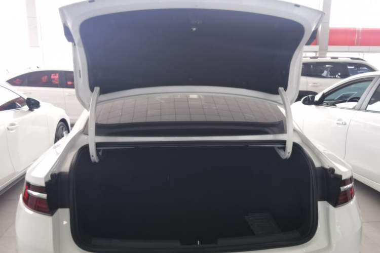 Used Geely Auto Preface 2023 2.0TD Luxury Version Trunk