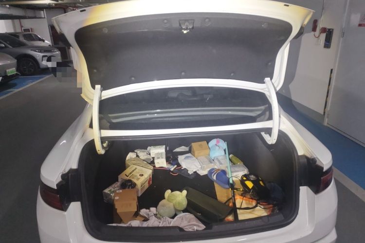 Used Geely Auto Preface 2023 1.5TD Fuyao Version Trunk