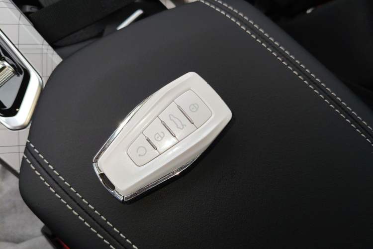 Used Geely Auto Preface 2023 2.0TD Luxury Version Vehicle Key