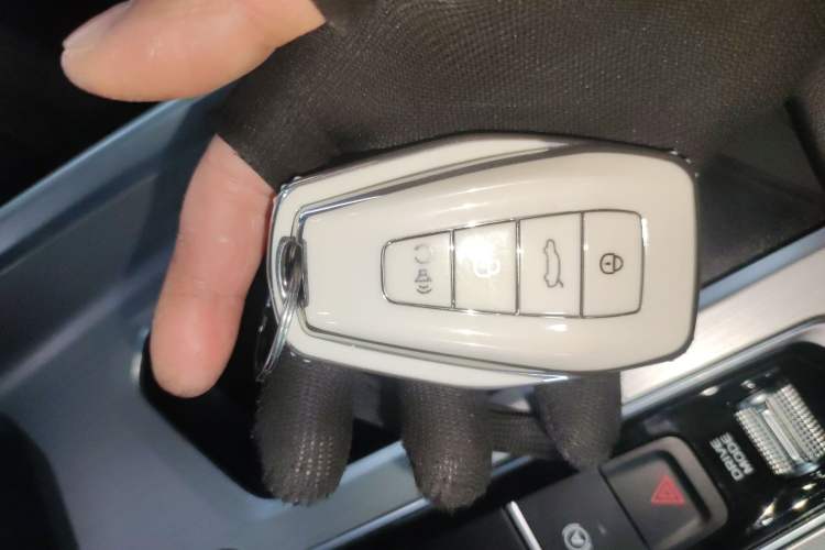 Used Geely Auto Preface 2023 2.0TD "Only This Verdant Green" Edition Vehicle Key