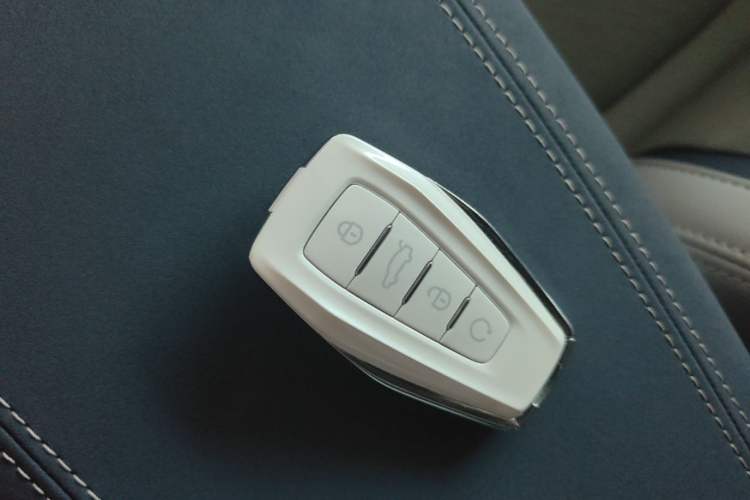 Used Geely Auto Preface 2023 2.0TD Prestige Version Vehicle Key