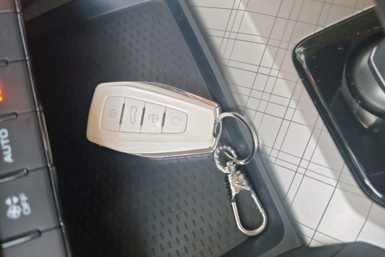 Used Geely Auto Preface 2023 2.0TD Luxury Version Vehicle Key