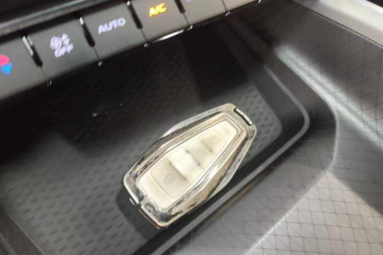 Used Geely Auto Preface 2023 1.5TD Fuyao Version Vehicle Key