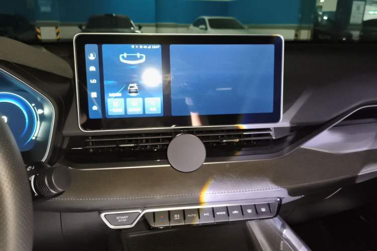 Used Geely Auto Preface 2024 2.0TD Qingyun Edition Audio And AC Panel