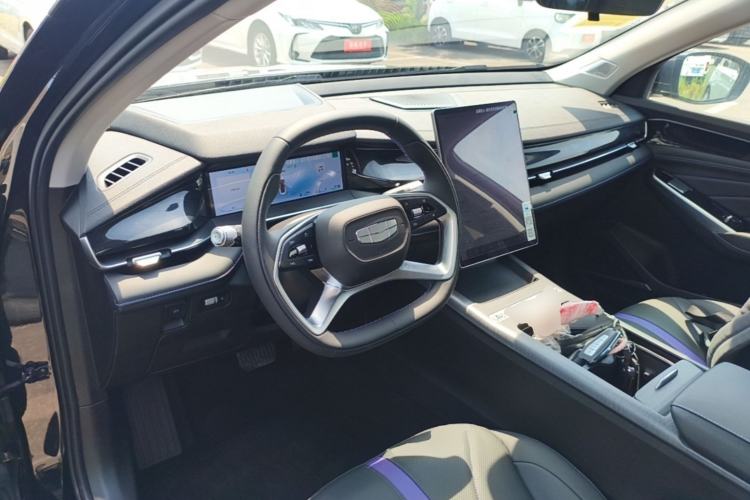 Used Geely Auto Preface 2024 Zhiqing 1.5TD Galaxy Edition Center Console