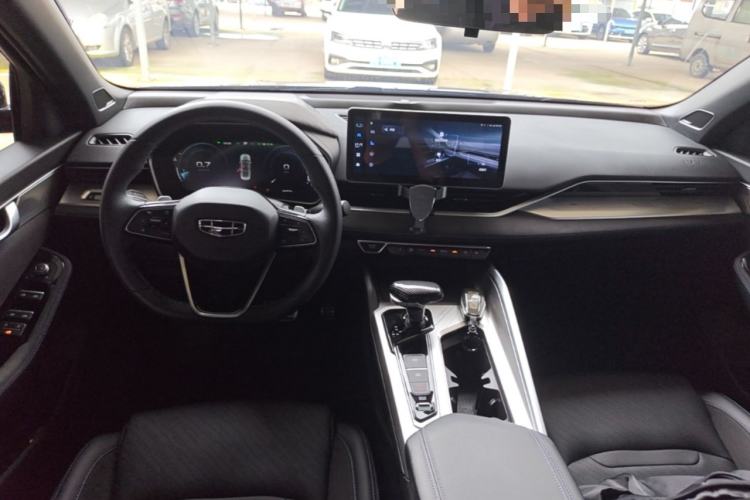 Used Geely Auto Preface 2024 2.0TD Qingyun Edition Center Console