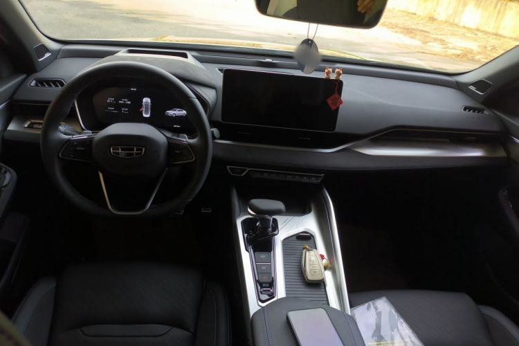 Used Geely Auto Preface 2024 2.0TD Xiaohan Edition Center Console