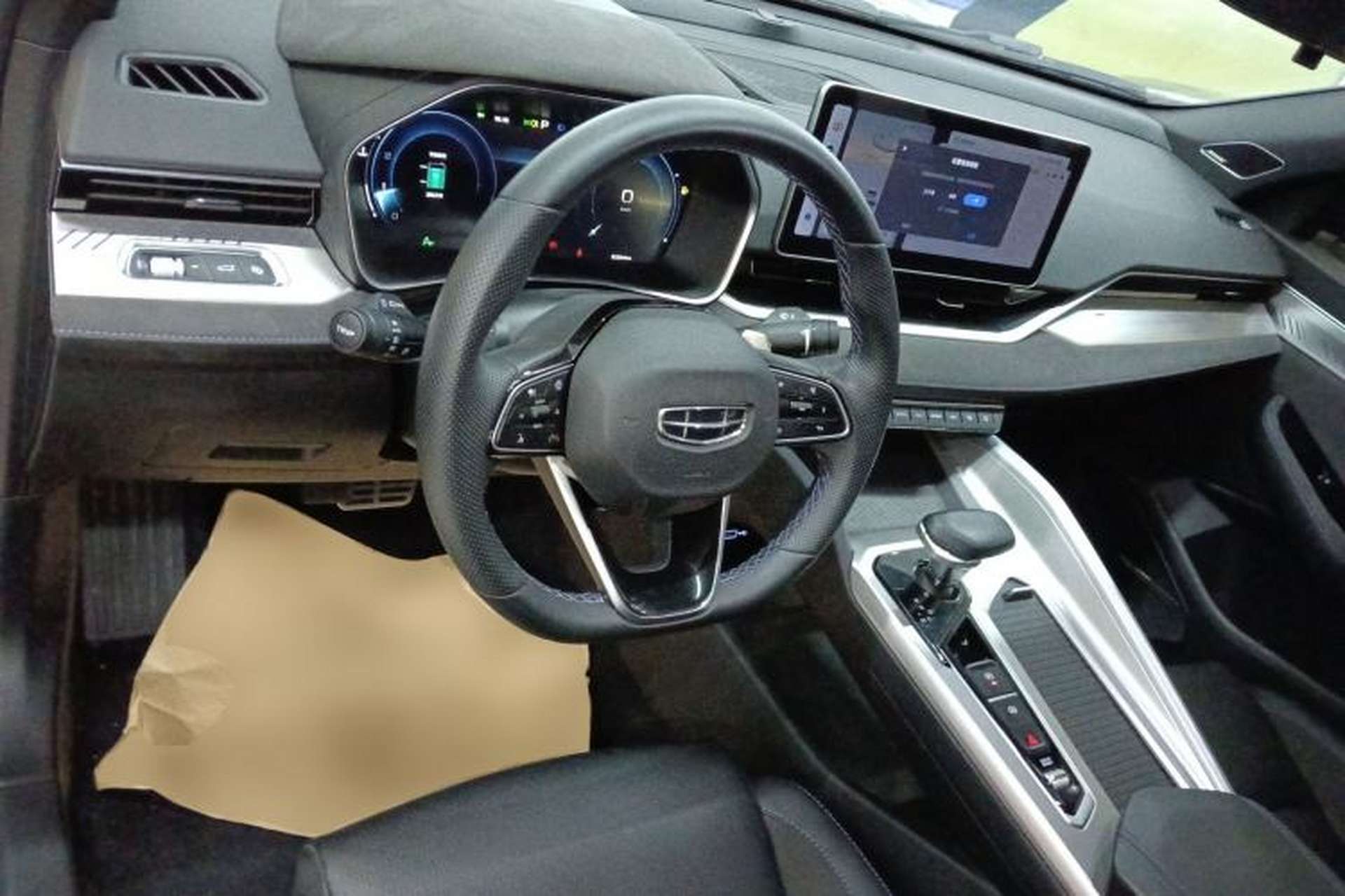 Used Geely Auto Preface 2024 2.0TD Qingyun Edition Center Console
