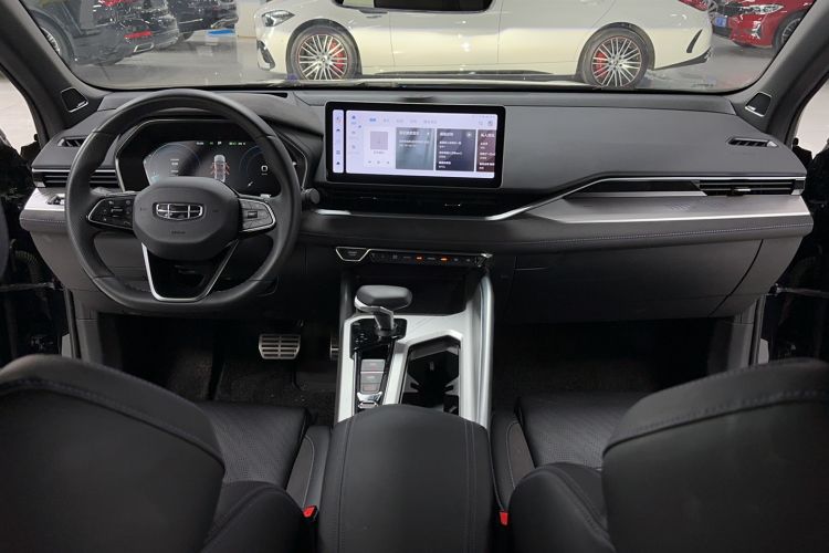 Used Geely Auto Preface 2024 2.0TD Xiaohan Edition Center Console