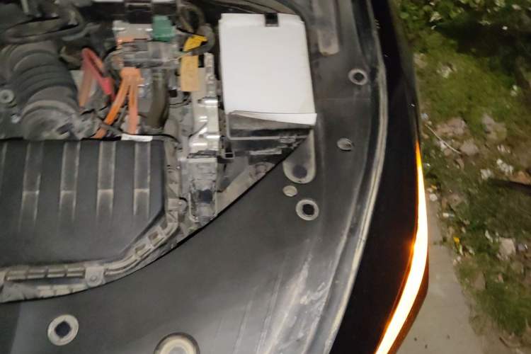 Used Geely Auto Preface 2024 Zhiqing 1.5TD Galaxy Edition Engine Bay Left