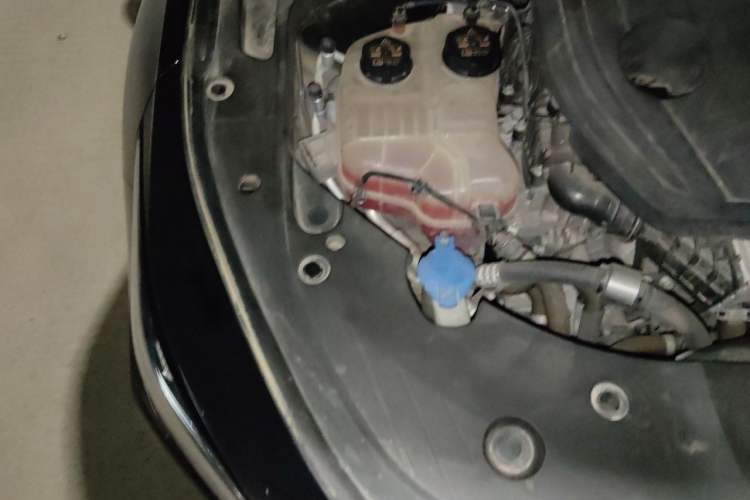 Used Geely Auto Preface 2024 Zhiqing 1.5TD Galaxy Edition Engine Bay Right