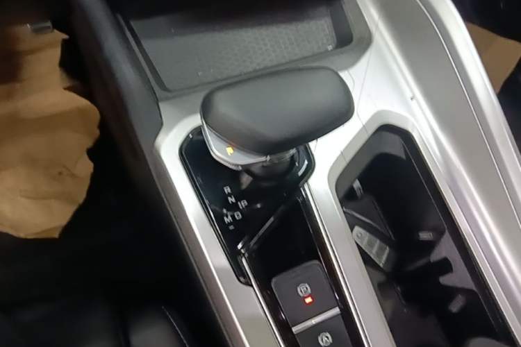 Used Geely Auto Preface 2024 2.0TD Qingyun Edition Gear Lever