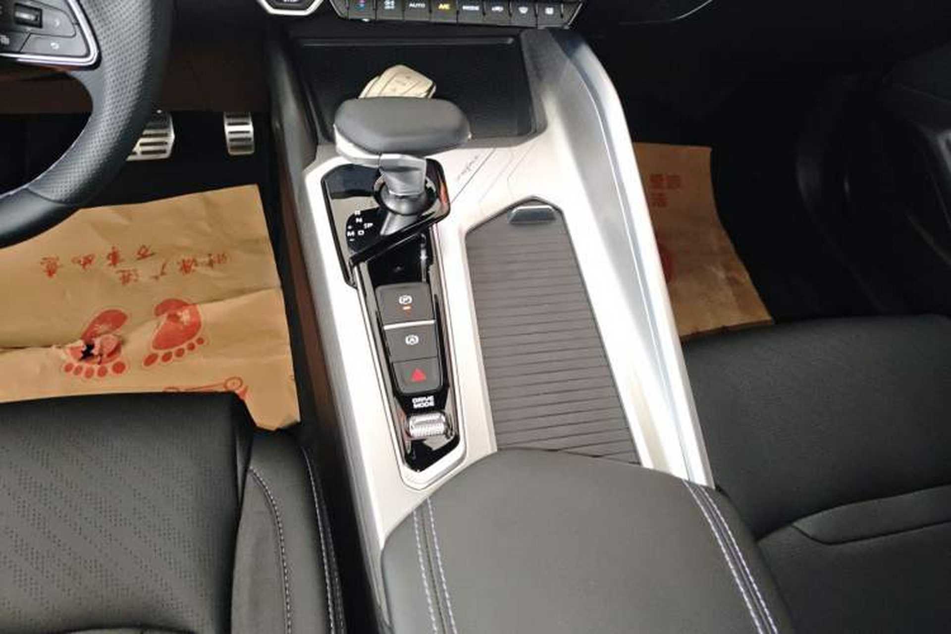 Used Geely Auto Preface 2024 2.0TD Xiaohan Edition Gear Lever